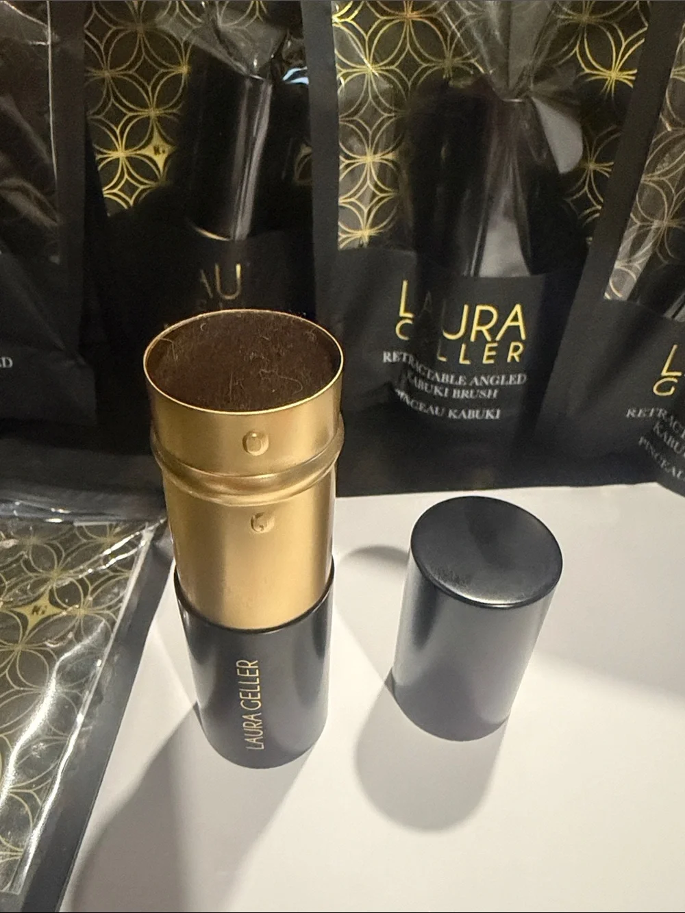 Laura Geller Black and Gold Retractable AirBrush/ Kabuki Brush/new